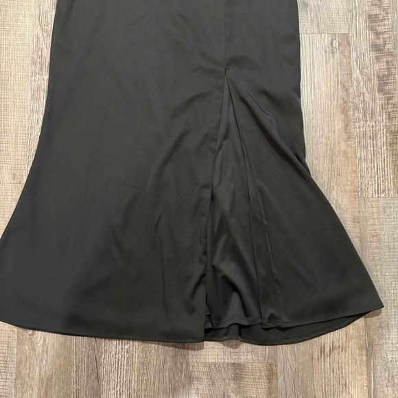 Ieena For Mac Duggal Beaded High Neck Gown Black Size 14 - Picture 16 of 16